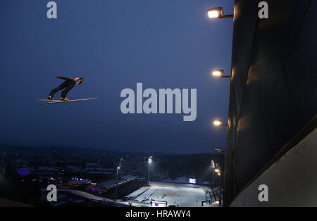 Lahti, Finnland. 28. Februar 2017. Deutscher Leichtathlet Karl Geiger in Aktion bei der nordischen Ski-WM in Lahti, Finnland, 28. Februar 2017. Foto: Karl-Josef Hildenbrand/Dpa/Alamy Live News Stockfoto