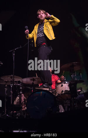 Brighton, UK. 28. Februar 2017. Brighton, England Kaiser Chiefs führen Sie live auf der Bühne an der Brighton Centre, England. © Jason Richardson / Alamy Live News Stockfoto
