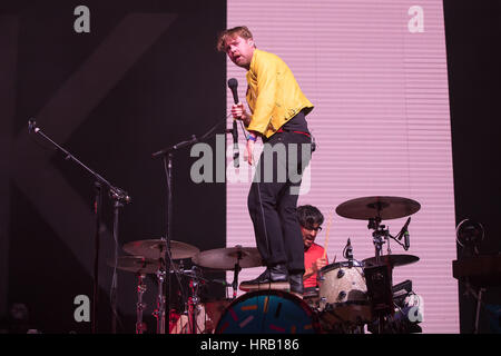 Brighton, UK. 28. Februar 2017. Brighton, England Kaiser Chiefs führen Sie live auf der Bühne an der Brighton Centre, England. © Jason Richardson / Alamy Live News Stockfoto