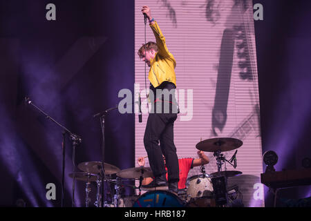 Brighton, UK. 28. Februar 2017. Brighton, England Kaiser Chiefs führen Sie live auf der Bühne an der Brighton Centre, England. © Jason Richardson / Alamy Live News Stockfoto