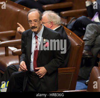 Washington, DC, USA. 28. Februar 2017. US-amerikanischer Jurist Eliot Engel (Demokrat aus New York) wartet auf die Ankunft der US-Präsident Donald J. Trump an einer gemeinsamen Sitzung des Kongresses auf dem Capitol Hill in Washington, D.C., 28. Februar 2017. Bildnachweis: MediaPunch Inc/Alamy Live-Nachrichten Stockfoto