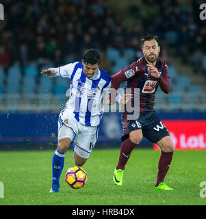 San Sebastian, Spanien. 28. Februar 2017. Spieltag der La Liga Santander 2016 - 2017 Saison zwischen Real Sociedad und S.D Eibar Anoeta Stadium auf Dienstag, 28. März 2017 gespielt. San Sebastian, Spanien. 11 Carlos V, 19 A. Luna. Bildnachweis: VWPics/Alamy Live-Nachrichten Stockfoto