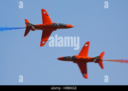 Red Arrows Cross-over - Farnborough Airshow Stockfoto