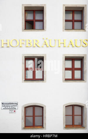 München, Deutschland - 18. Mai 2016: Schild des Hofbrauhaus Bierstube in München Stockfoto