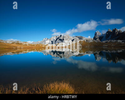Dolomiti. Laghi dei Piani. Herbst. Italien. Tre Cime di Lavaredo. Stockfoto