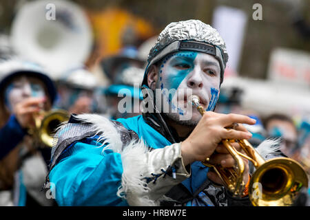 Deutsch Karnevalsumzug in DŸsseldorf, Musik-Bands, Stockfoto