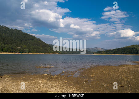 Erstaunliche Panorama Bicaz-See, Ceahlau-Massivs, östlichen Karpaten Berge, Moldawien, Rumänien Stockfoto