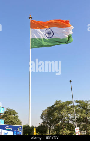 Diese 60 Fuß Breite und 90 Fuß in der Länge Tiranga, die Nationalflagge gehisst auf Rajiv Chowk, Neu-Delhi Indien Stockfoto