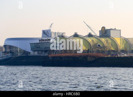 Hamburg, Deutschland - Februar 15, 2017: Musicaltheater am Ufer der Elbe im Hamburger Hafen. Stockfoto