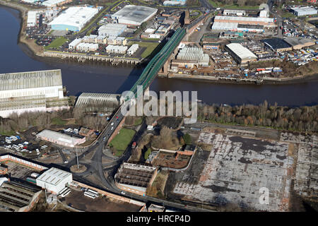 Luftaufnahme von Königin Alexandra Brücke über den Fluss tragen in Sunderland, UK Stockfoto