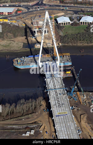 Luftaufnahme der nördliche Turm Brücke in Sunderland während der Bauphase Stockfoto