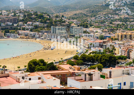 Panoramische Luftaufnahme von Papa Luna Burg von Peñiscola Stadt In Spanien Stockfoto