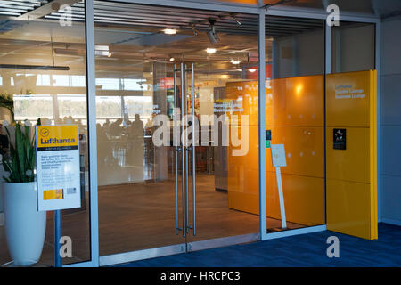 Nürnberg, Deutschland - 20. Januar 2017: Interieur, Flughafen Lufthansa Senator Lounge Eingang Stockfoto