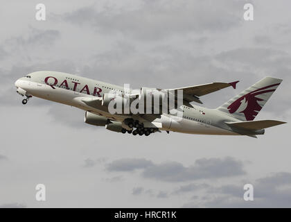 Qatar Airbus A380 - Flughafen London Heathrow Stockfoto