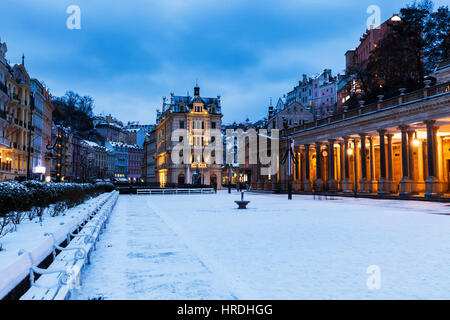 Mühlenkolonnade in Karlovy Vary/Karlsbad. Karlovy Vary (Karlsbad), Böhmen, Tschechien. Stockfoto
