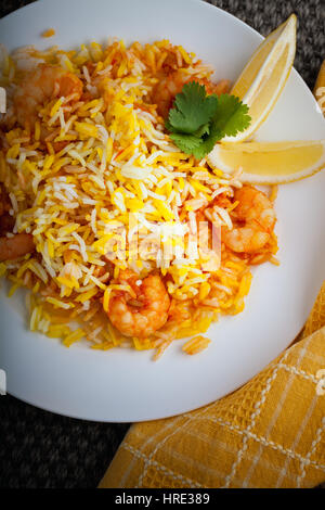 Indische Biryani mit Garnelen Stockfoto