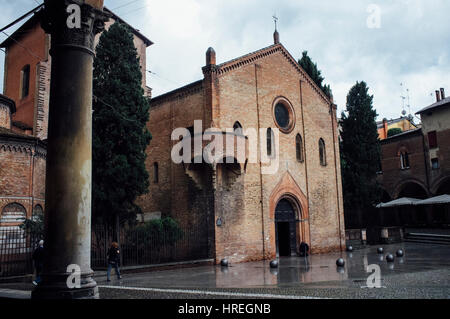 Die Basilika di Santo Stefano befindet sich auf der Piazza Santo Stefano in Bologna, Italien. Stockfoto