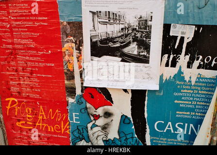 AJAXNETPHOTO. VENEDIG, ITALIEN. -POSTER AN DER WAND.   FOTO: JONATHAN EASTLAND/AJAX REF: 51011 25 26A 4290 Stockfoto