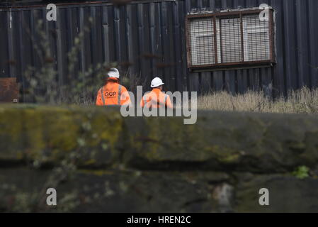 Liverpool, UK, 1. März 2017. Hauptbahnhof in Liverpool hat ein Wand Zusammenbruch verursacht Steinen und Schutt zu verschütten auf die Strecke geschlossen. W Stockfoto