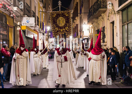 Badajoz, Spanien - 22. März 2016: Osterwoche (Semana Santa), Nazarener Prozessionen, Feiern von internationalem Interesse Stockfoto