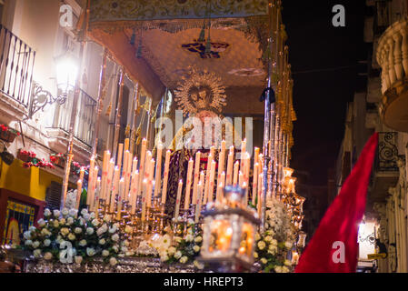 Badajoz, Spanien - 22. März 2016: Osterwoche (Semana Santa), Nazarener Prozessionen, Feiern von internationalem Interesse Stockfoto