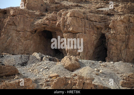 Der Twin-Höhle oder der Spalte-Höhle in der Judäischen Wüste am Toten Meer wo Wendell Jones für den verloren Heiliger Bogen sah. Qumran, Israel. 27.02.2017 Stockfoto