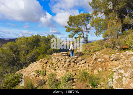 Bobastro, Provinz Malaga, Andalusien, Südspanien. Ruinen der Mauern und Gebäude in der Stadt Mozarabe. Stockfoto