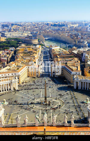 Hohen Blick über St. Peters Platz, Piazza di San Pietro, Vatican Stadt, Rom, Italien Stockfoto