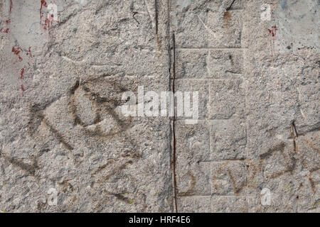 Verbleibenden Abschnitt der Berliner Mauer. Topographie des Terrors, Berlin, Deutschland. Stockfoto