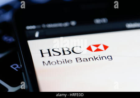 Die Smartphone-app für HSBC Bank ist auf 1. März 2017 zu sehen. Frühere HSBC Friulano es hat Probleme mit ihrer online-Banking-System und uns Stockfoto