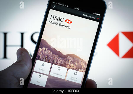 Die Smartphone-app für HSBC Bank ist auf 1. März 2017 zu sehen. Frühere HSBC Friulano es hat Probleme mit ihrer online-Banking-System und uns Stockfoto