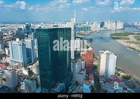 Eine der Ansichten anzeigen aus Saigon Skydeck in der Bitexco Financial Tower Blick über Ho-Chi-Minh-Stadt an einem sonnigen Tag mit blauem Himmel. Stockfoto