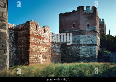 Byzantinische Land Wände von Konstantinopolise oder byzantinischen Mauern (c5th), Stein-Mauern, Istanbul Türkei Stockfoto