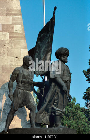 Statue und Denkmal des Hayreddin Barbarossa (c1478-1546) osmanischen türkischen Admiral & Marine Kapitän oder Offizier in die türkische Marine. Istanbul, Türkei Stockfoto