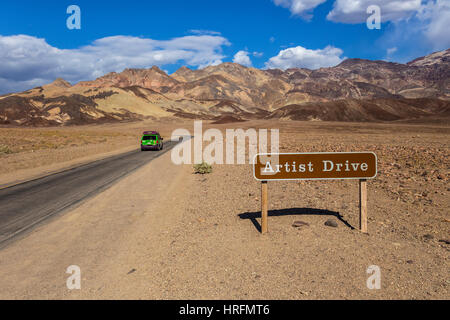 Willkommens-Schild, Panoramafahrt, Artist Drive, schwarze Berge, Death Valley Nationalpark, Death Valley, Kalifornien, USA, Nordamerika Stockfoto