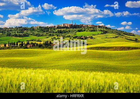 Tuscany Frühling, Pienza italienischen mittelalterlichen Dorf. Siena, Italien. Stockfoto