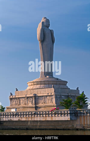 Buddha-Statue Hussain Sagar See Hyderabad, Andhra Pradesh Telangana Indien Stockfoto