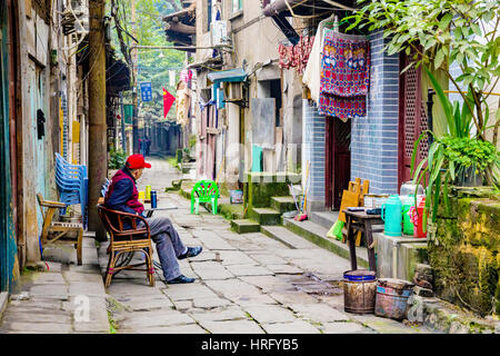 CHONGQING, CHINA - 30. Dezember: Dies ist eine traditionelle chinesische Stadt innerhalb der Stadt Chongqing Sie alte chinesische Häuser am 30. Dezember finden, Stockfoto