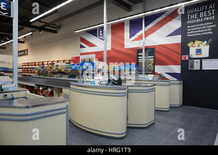 Aldi Northwich discount Supermarkt neue Ladenöffnungszeiten in Cheshire, England, UK. Stockfoto