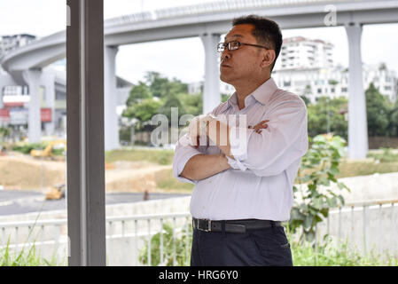 Kuala Lumpur, MALAYSIA. 1. März 2017. Presse versuchen, ein Interview mit unbekannter nordkoreanischen Mann am außerhalb der Botschaft der Demokratischen Volksrepublik Korea am 1. März 2017 in Kuala Lumpur, Malaysia. Bildnachweis: Chris Jung/ZUMA Draht/Alamy Live-Nachrichten Stockfoto