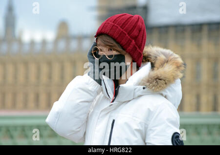 London, UK. 1. März 2017. Späten Nachmittag Duschen auf Westminster Bridge. Bildnachweis: JOHNNY ARMSTEAD/Alamy Live-Nachrichten Stockfoto