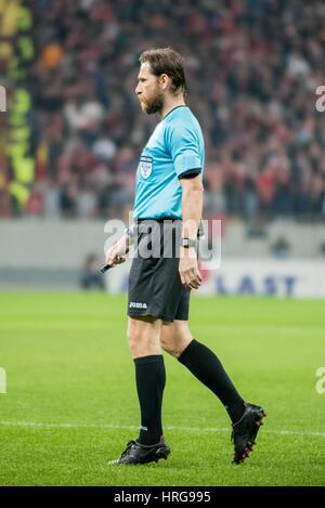 Bukarest, Rumänien. 1. März 2017. Der Schiedsrichter Alexandru Tudor während der LPF - Fußball rumänischen Liga 1 Orange 2016-2017, Spiel zwischen FC Steaua Bucharst und FC 1848 Dinamo Bukarest auf Arena Nationalstadion Bukarest, Rumänien ROU. Bildnachweis: Cronos Foto/Alamy Live-Nachrichten Stockfoto