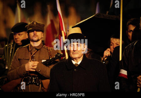 Bydgoszcz, Polen. 1. März 2017. Menschen sind an ein Gedenken-Service für den verfluchten Soldier Widerstandskämpfer aus dem zweiten Weltkrieg gesehen. Bildnachweis: Jaap Aires/Alamy Live-Nachrichten Stockfoto