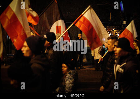 Bydgoszcz, Polen. 1. März 2017. Menschen sind an ein Gedenken-Service für den verfluchten Soldier Widerstandskämpfer aus dem zweiten Weltkrieg gesehen. Bildnachweis: Jaap Aires/Alamy Live-Nachrichten Stockfoto