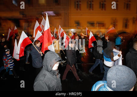 Bydgoszcz, Polen. 1. März 2017. Menschen sind an ein Gedenken-Service für den verfluchten Soldier Widerstandskämpfer aus dem zweiten Weltkrieg gesehen. Bildnachweis: Jaap Aires/Alamy Live-Nachrichten Stockfoto