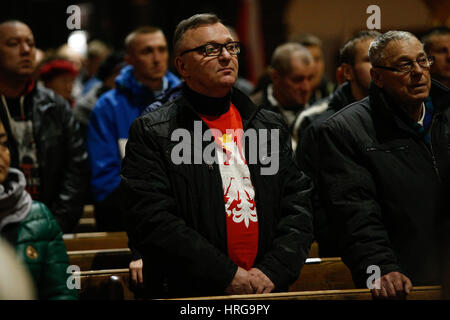 Bydgoszcz, Polen. 1. März 2017. Menschen sind an ein Gedenken-Service für den verfluchten Soldier Widerstandskämpfer aus dem zweiten Weltkrieg gesehen. Bildnachweis: Jaap Aires/Alamy Live-Nachrichten Stockfoto