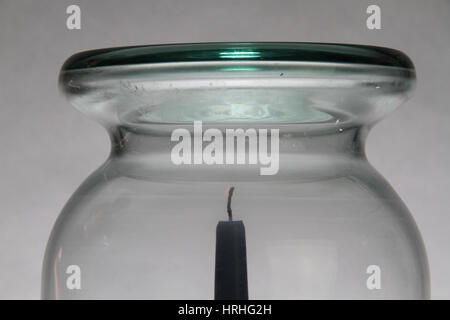 Sterbende Kerzenflamme (Serie) Stockfoto