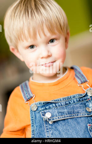 Junge, 4 Jahre - kleiner Junge, 4 Jahre alt Stockfoto