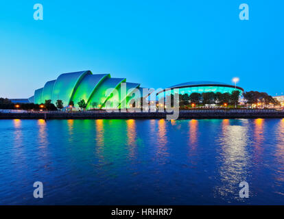 Twilight-Blick auf The Clyde Auditorium und der Hydro, Glasgow, Schottland, Vereinigtes Königreich Stockfoto
