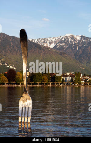 Riesige Gabel Skulptur aus Ernährungsmuseum Alimentarium, Genfer See (Lac Léman), Vevey, Vaud, Schweiz Stockfoto